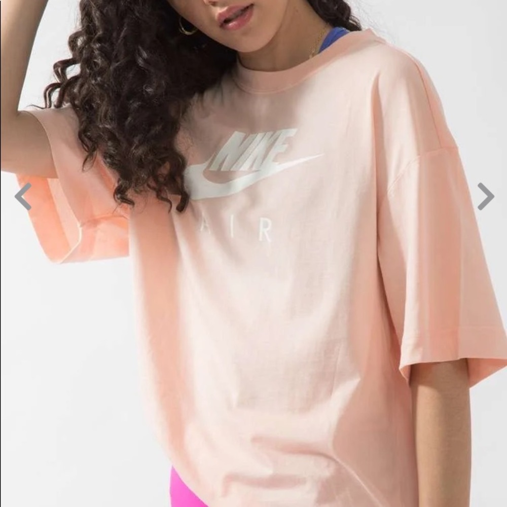 Nike Women’s Sportswear Air Tee
